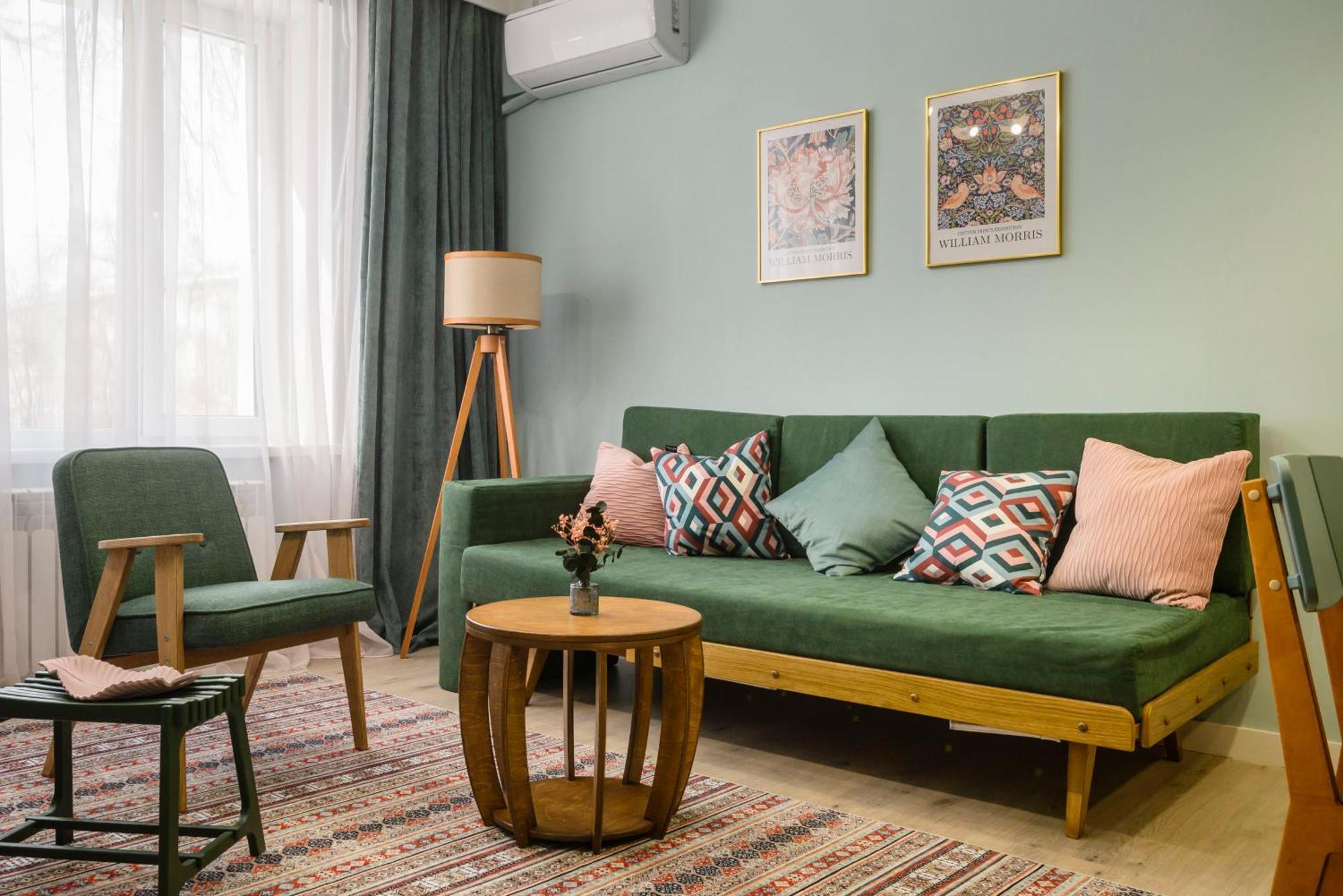 Mid-Century Charm Apartments В Центре Алматы ภายนอก รูปภาพ