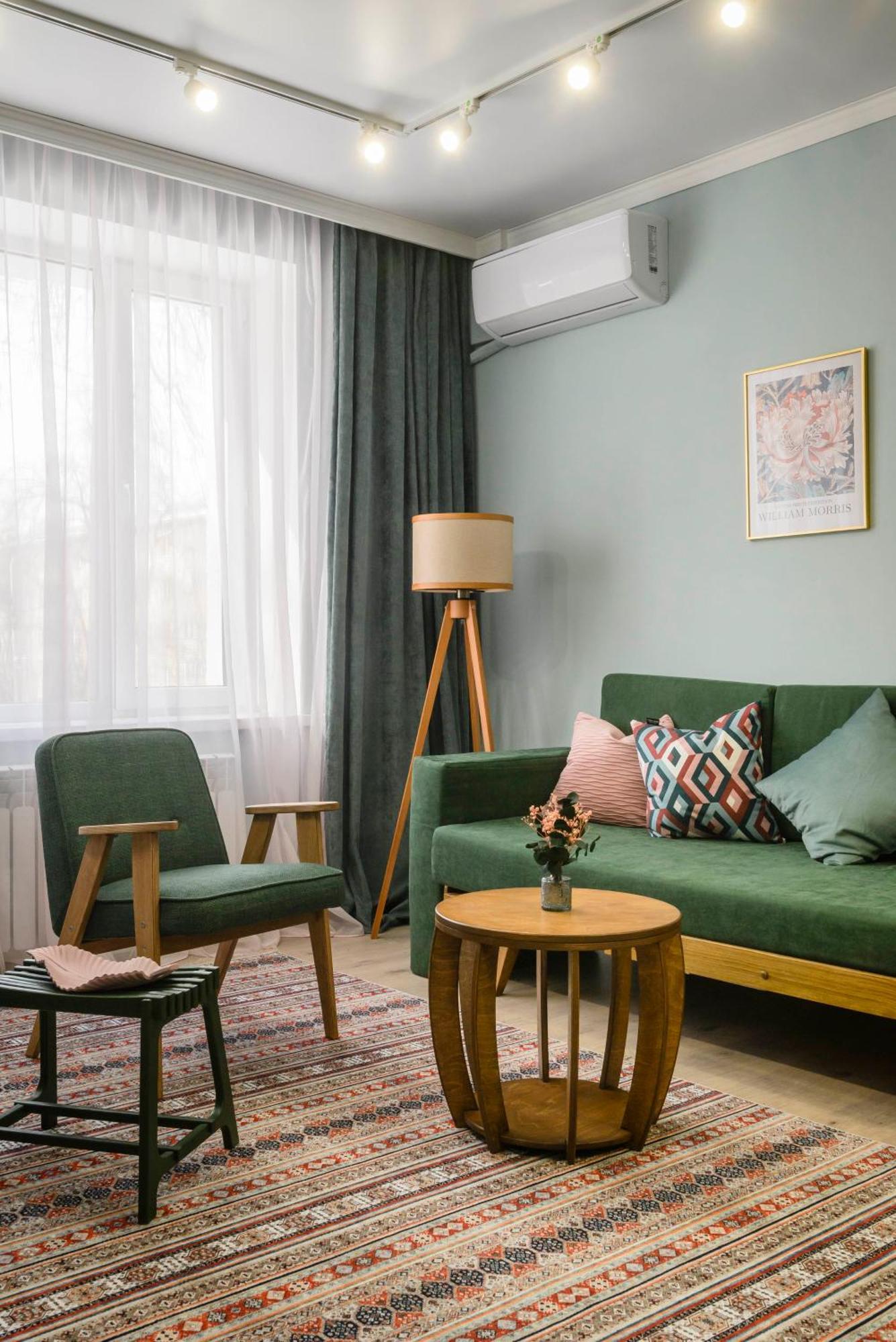 Mid-Century Charm Apartments В Центре Алматы ภายนอก รูปภาพ