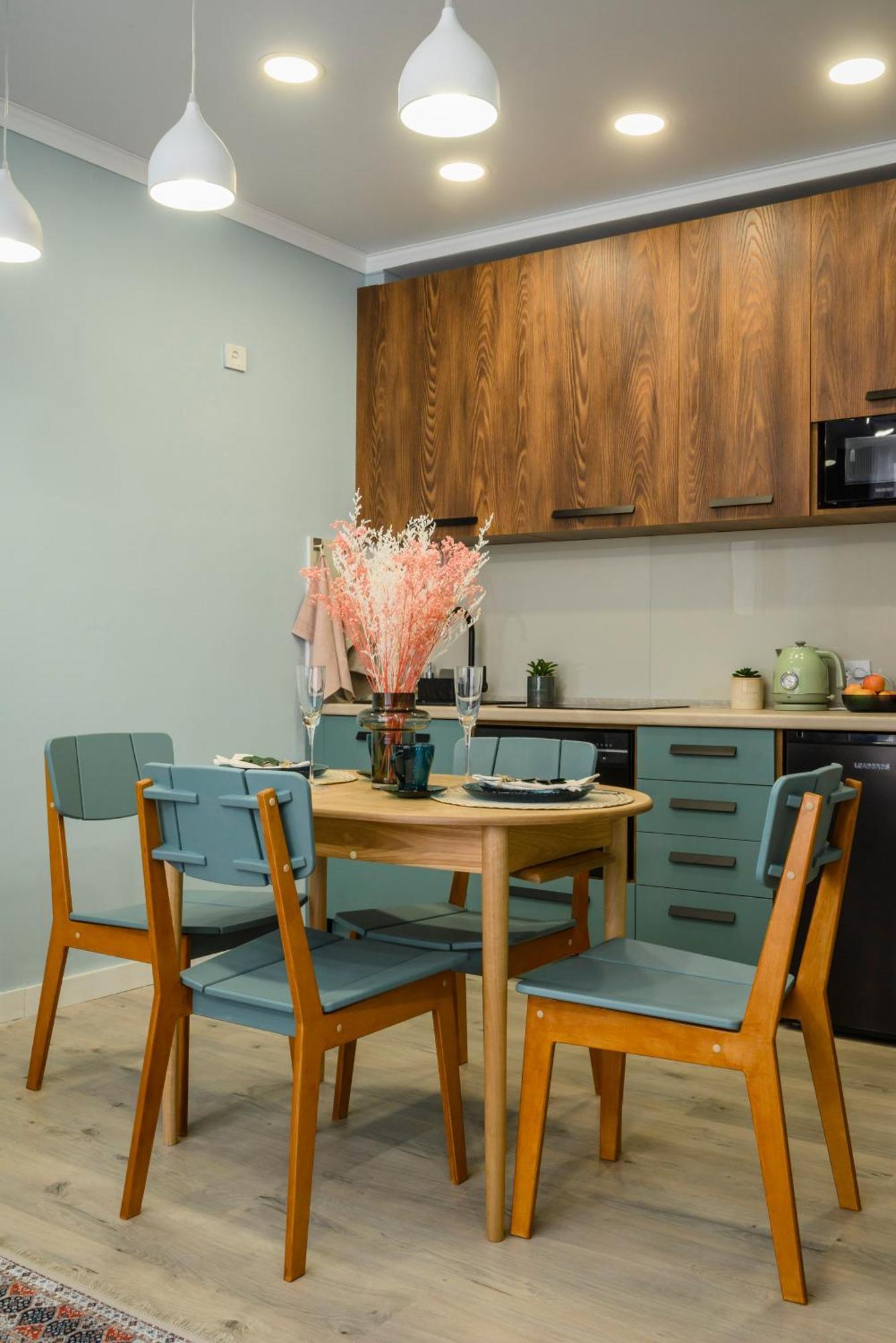 Mid-Century Charm Apartments В Центре Алматы ภายนอก รูปภาพ
