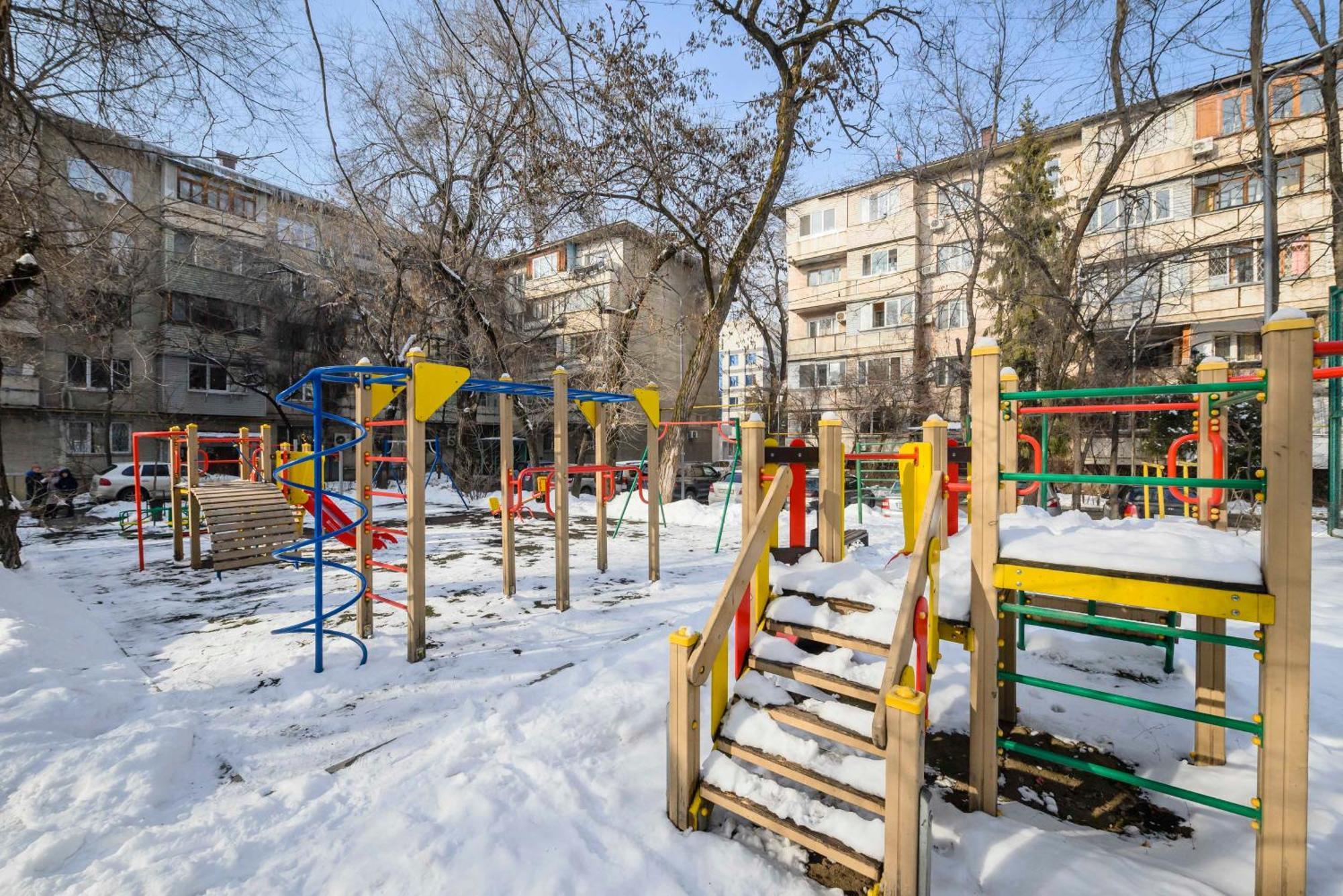 Mid-Century Charm Apartments В Центре Алматы ภายนอก รูปภาพ