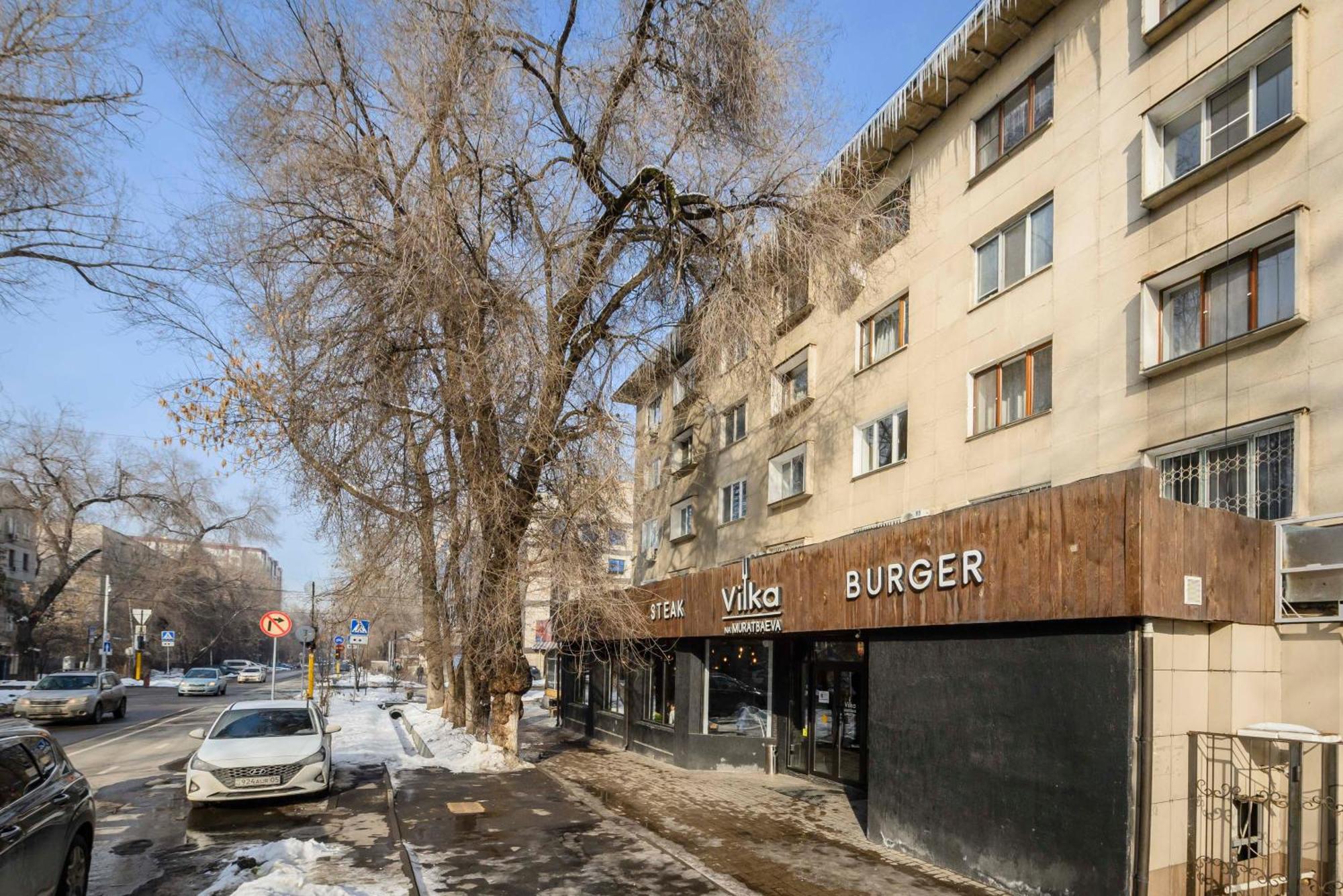 Mid-Century Charm Apartments В Центре Алматы ภายนอก รูปภาพ